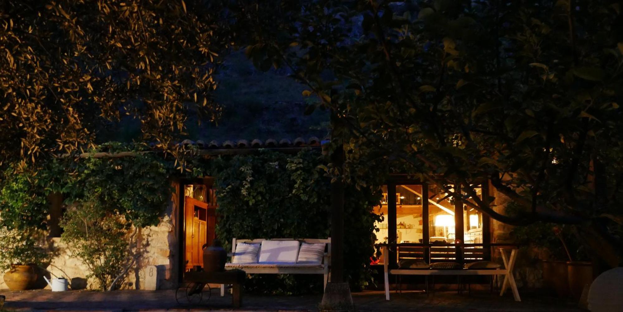 בית הארחה Aragosa 	Casa Corazon De Piedra En El Rio Dulce מראה חיצוני תמונה